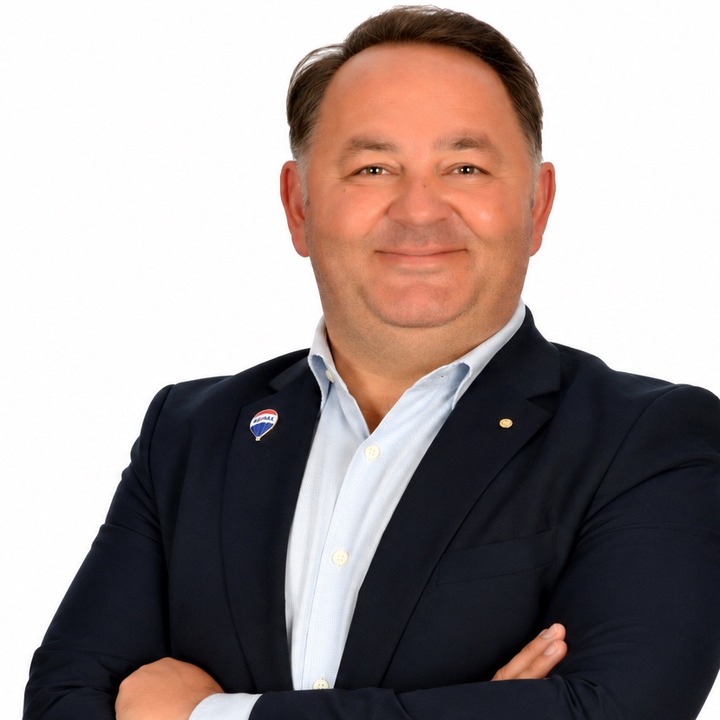 Emre Helvacıkara